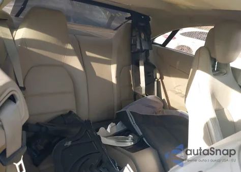 2010 Mercedes-Benz E 550 from USA, damaged, VIN WDDKJ7CB9AF032400